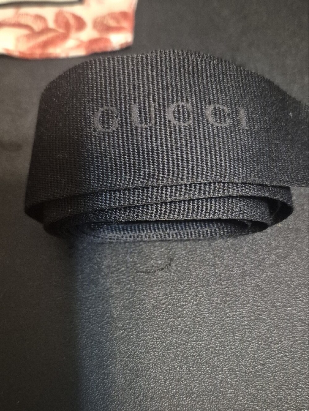 Gucci Bundle: Tree Ornament, Black Gucci Ribbon, Bag Charm And 2 Gucci Pouches - Picture 3 of 5
